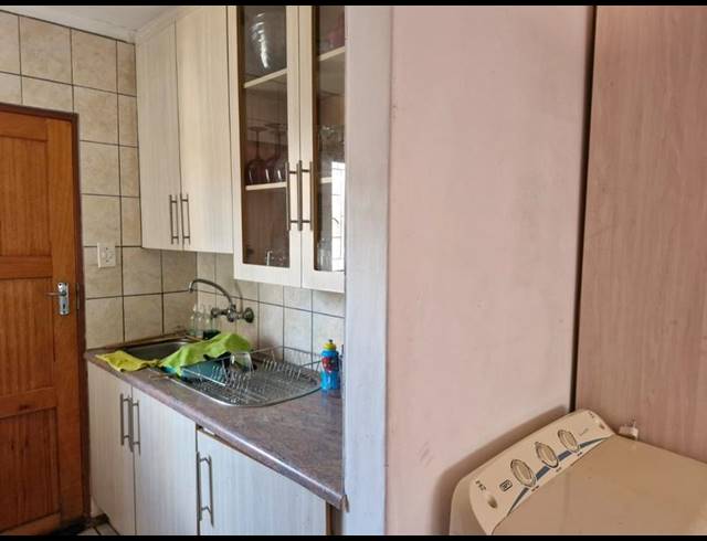 2 BEDROOM HOUSE FOR SALE IN KARENPARK